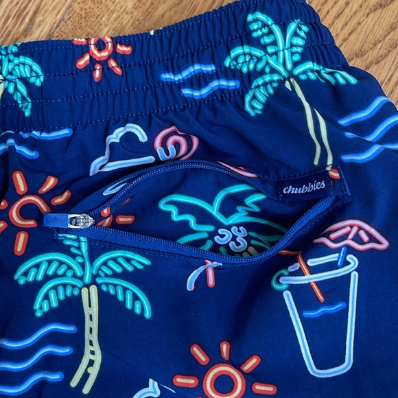 chubbies The Neon Lights Classic Swim Trunks🌴 - Picture 8 of 11